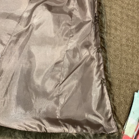 Faux Fur Vest By Vintage Havana In Tan, Cream & Brown Size Medium - Picture 6 of 7